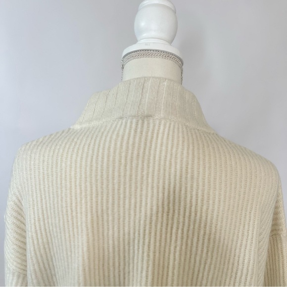 Talbot’s Cream Henley Jewel Button Sweater Size M - Picture 5 of 9